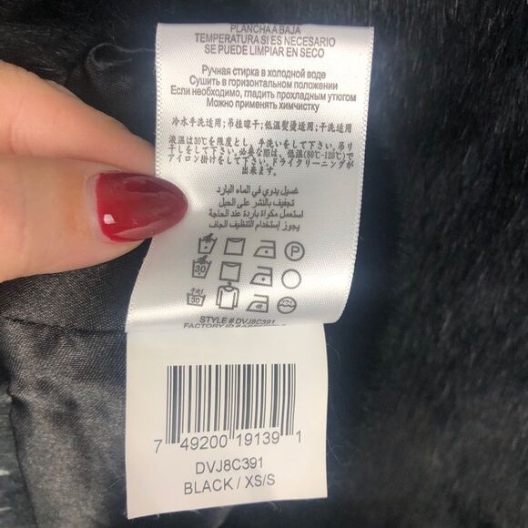 BCBGENERATION | Faux Fur Black Vest Size X-Small - Picture 11 of 12